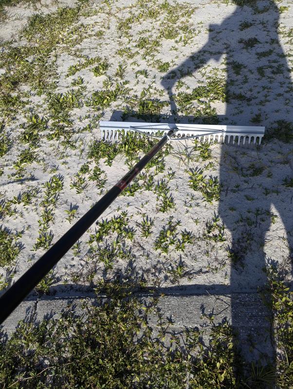 Razor-Back 66-in L Aluminum-Handle Aluminum Garden Rake 2916500 at ...