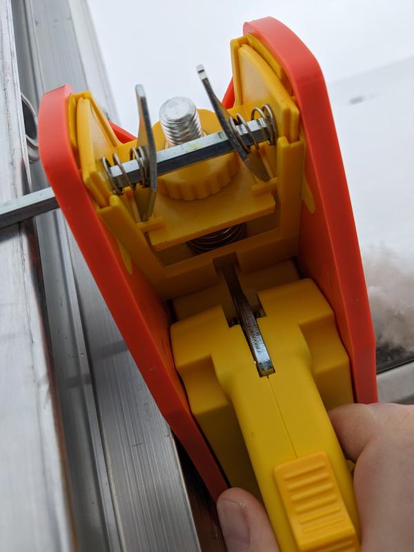 Lock Jaw Ladder grip Lock Jaw Ladder Grip Nylon Stabilizer For Ladders ...