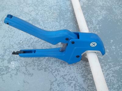 Kobalt 1-1/4-in PVC Cutter in the Pipe Cutters department at
