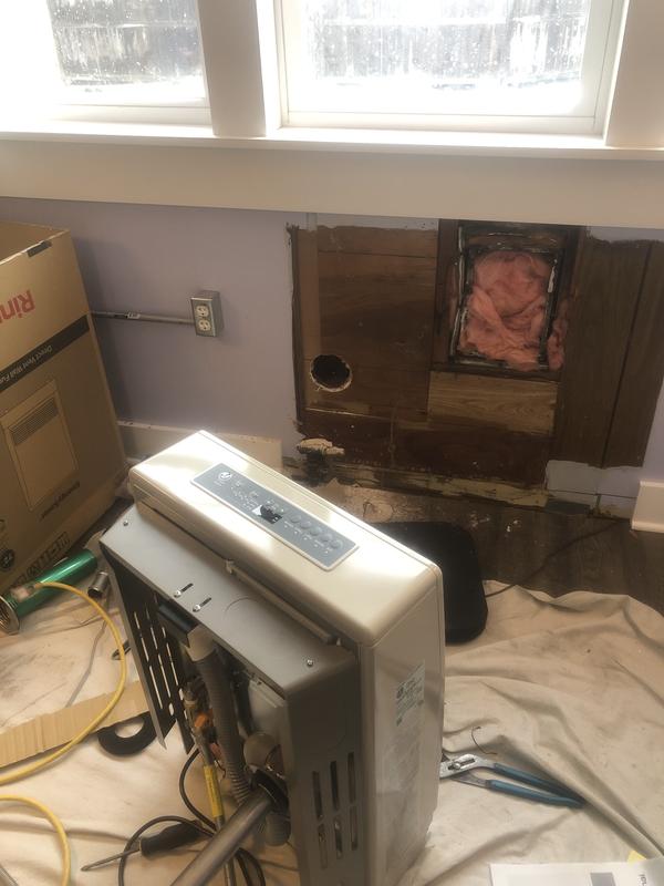 ホーロー炉暖 Rinnai 16700-BTU Wall-Mount Indoor Natural Gas Convection Heater