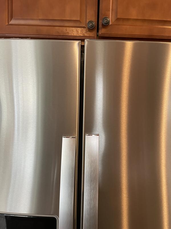 Whirlpool 28.4-cu ft Side-by-Side Refrigerator with Ice