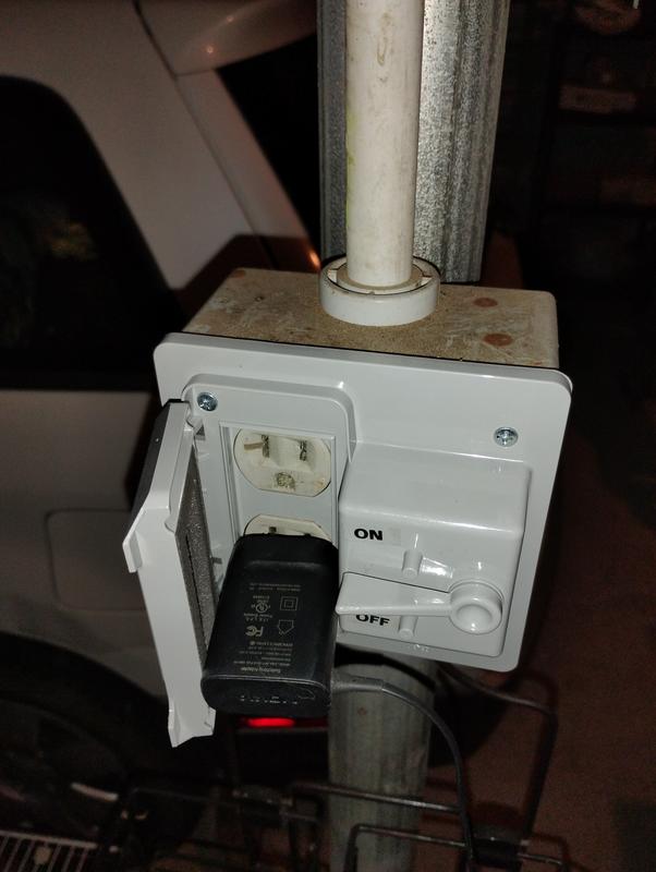 Hubbell TayMac 2-Gang Rectangle Gray Plastic Weatherproof