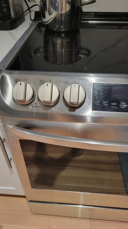 Cuisinière à induction encastrable de 6,3 pi³ dotée du système