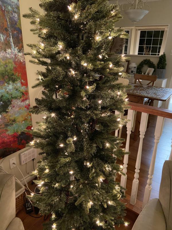 Holiday Living Hayden Prelit Tree With 1288 Tips And 210 Lights 7 Ft Tv70p5456c03 Reno Depot