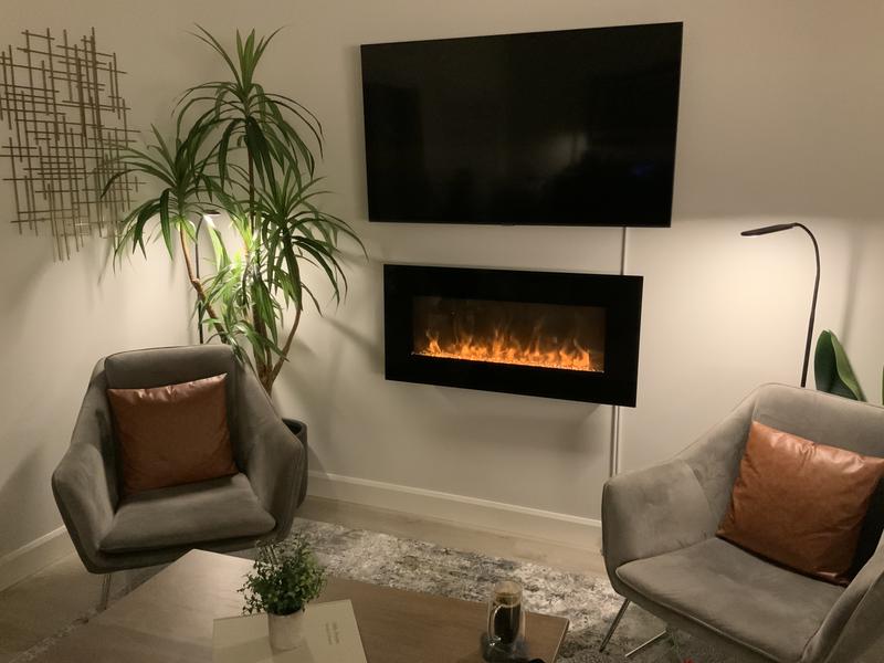 Continental Electric Fireplace - Wall-Mounted or Freestanding - 400 sq. ft.  - 42-in x 22-in - Black CEFL42SB-LOWC | Réno-Dépôt