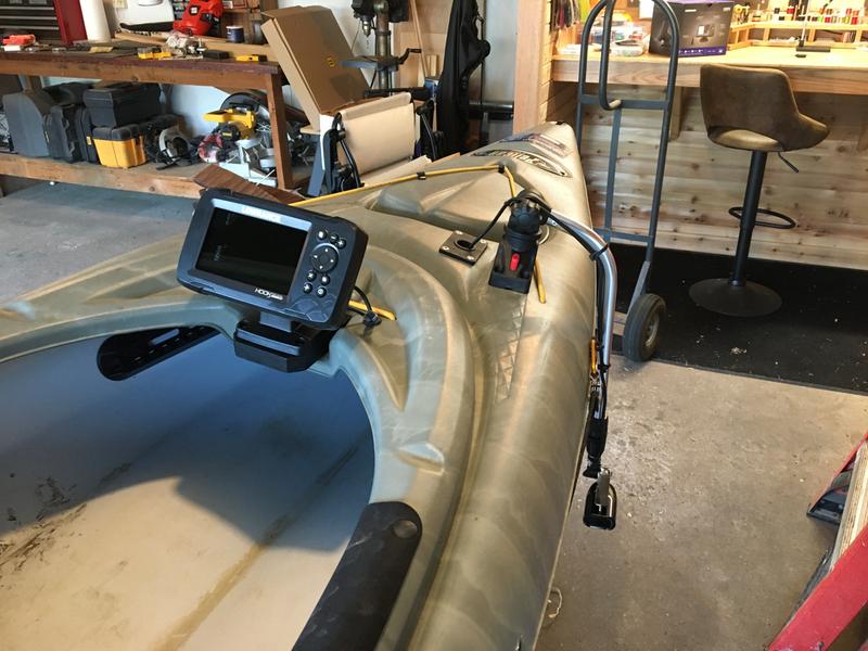 Lowrance HOOK Reveal 5 5 Display with SplitShot Transducer - 000-15500-001