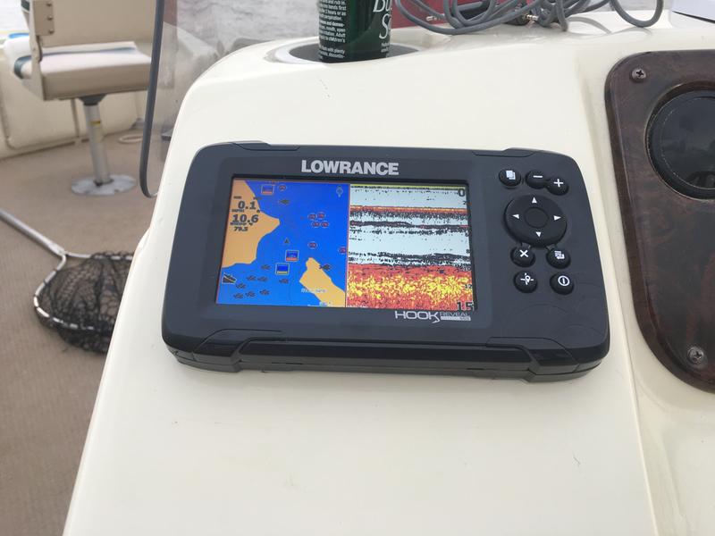 Lowrance HOOK Reveal 5 5 Display with SplitShot Transducer - 000-15500-001