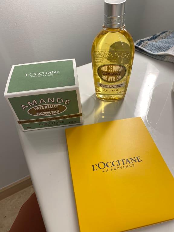 Customer photo for "The best shower oil i ever have had has!!!"
