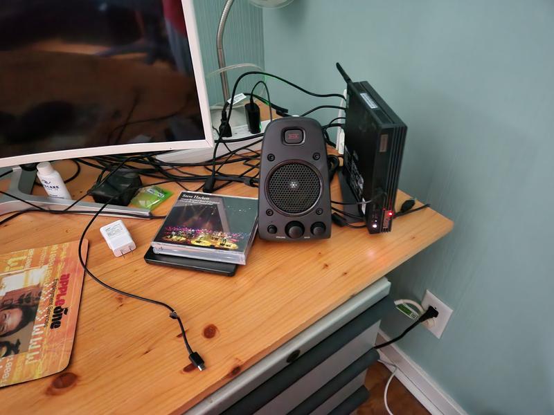 And I have 2 32 Samsung Monitors.