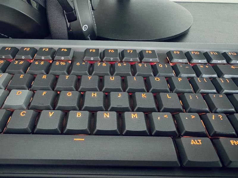 Logitech G515 RAPID TKL Keyboard in Black - 920-013855