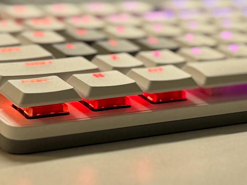 Logitech G515 RAPID TKL Keyboard in White - 920-013871