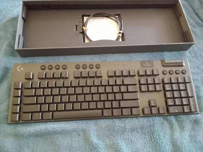 G915 X LIGHTSPEED Low-Profile Wireless Gaming Keyboard G915 X LIGHTSPEED Low-Profile Wireless Gaming Keyboard