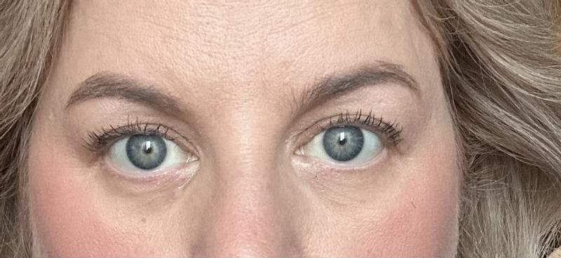 Natural lengthened lashes