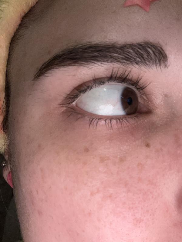Filled in the ends of my brows using shade 390 dark brunette.