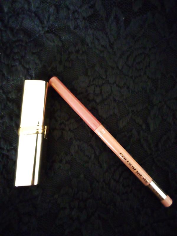 L'Oréal Colour Riche Lip Liner & Lipstick -  601 Worth It