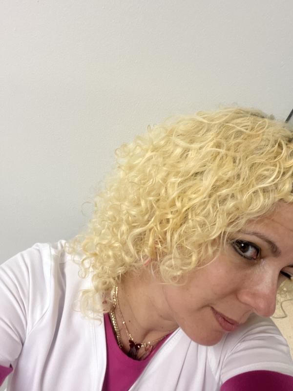 My bleached curly hair after use loreal amazing 8 💕💕💕