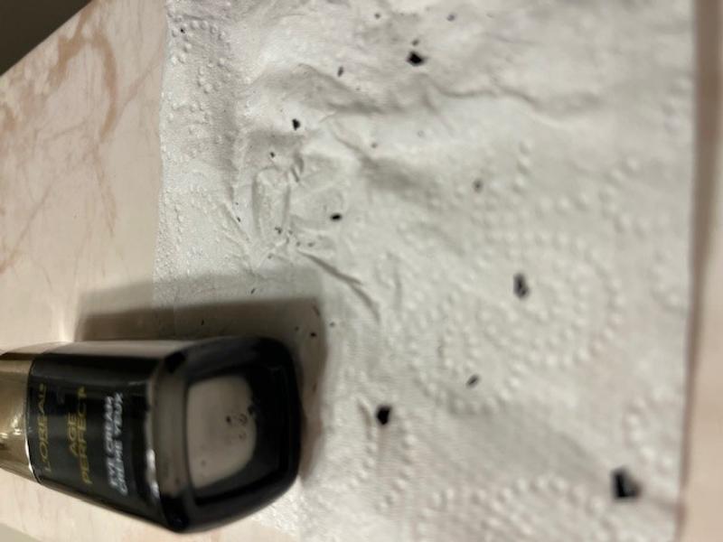 Coating on bottle rubs off, horrible mess!