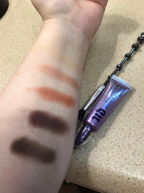 Brush Swatch with Eye Lid primer