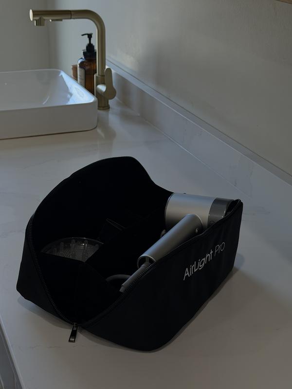 This blowdryer was lightweight and works well but literally didn’t last me a month.