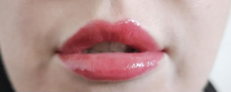 Picture 1- no any products on lips. 2-just use product. 3- 10 min after using it