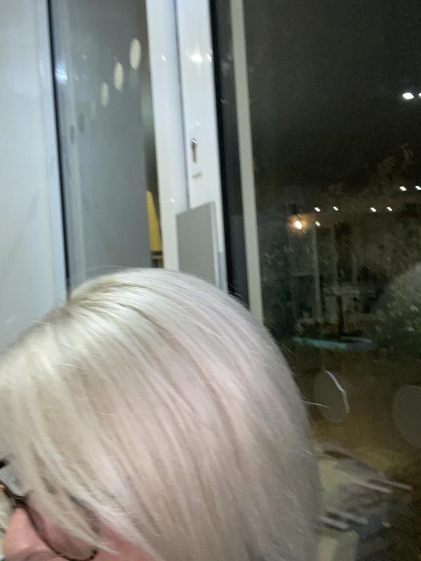 Nicely toned hair, thanks L’Oréal