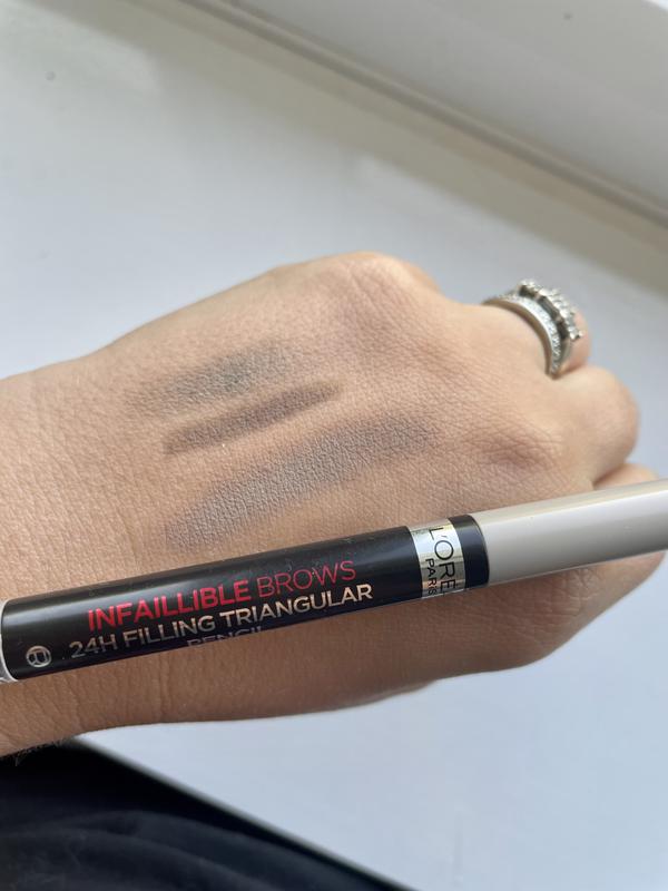 The line closest the pencil is the colour. This is ‘Cool blonde’ as are the other 2 however you can see that even though it is lighter it is warmer.