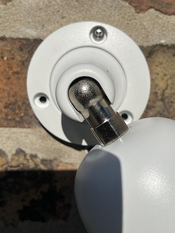Lorex Outdoor 1 -Camera 4K Plug in Micro SD (not included) Security ...