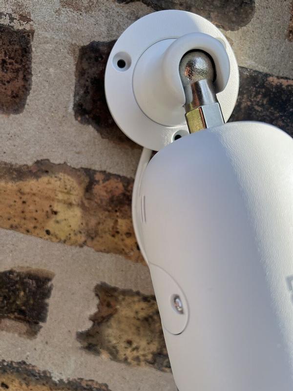 Lorex Outdoor 1 -Camera 4K Plug in Micro SD (not included) Security ...