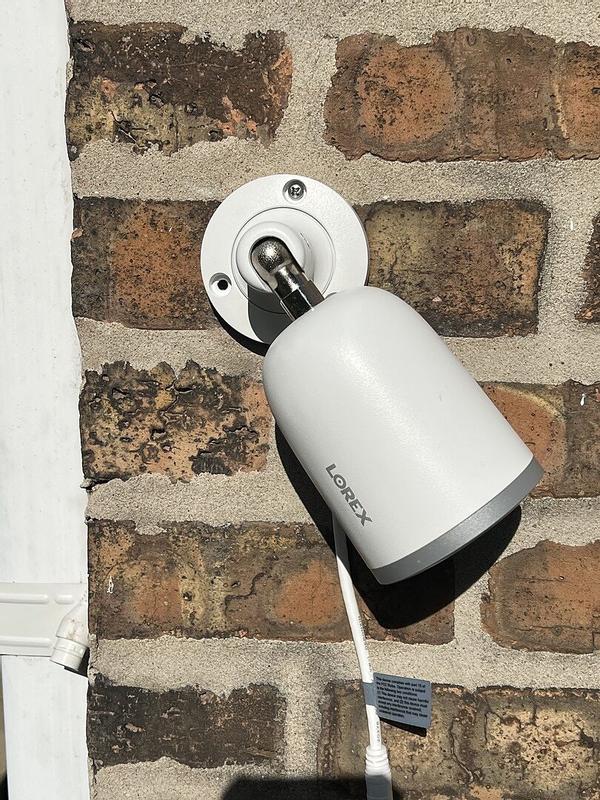 Lorex Outdoor 1 -Camera 4K Plug in Micro SD (not included) Security ...