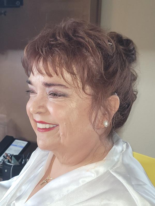 Awesome multi-use product. Pro MUAs go-to!