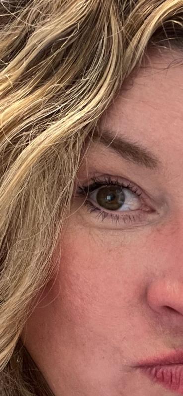 Easy application, lasting smudge proof color