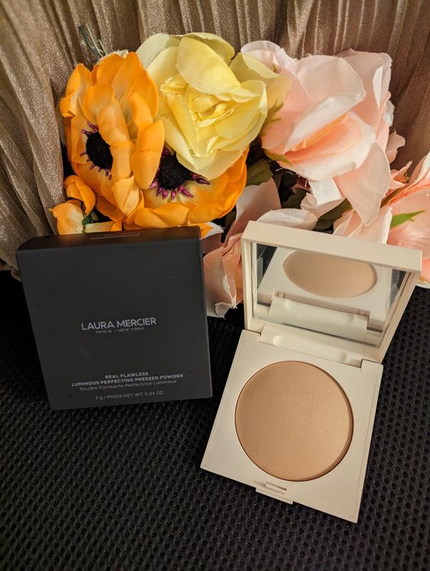 Real Flawless Luminous Perfecting Pressed Powder