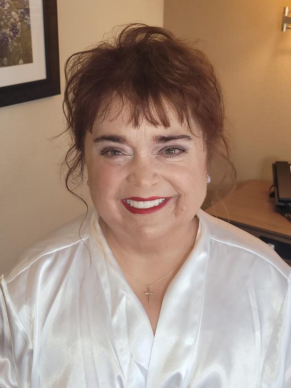 Awesome multi-use product. Pro MUAs go-to!