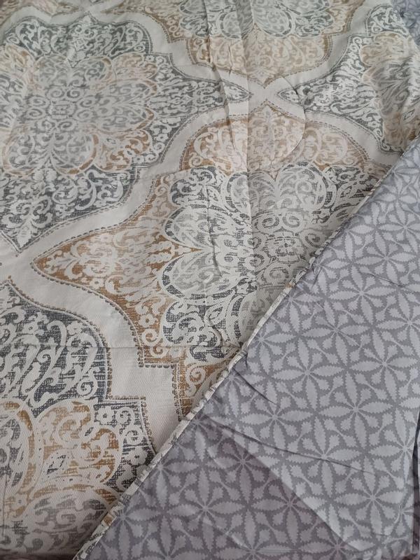 Customer carousel item 3.