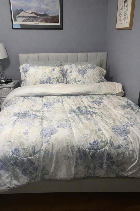 Customer carousel item 11.