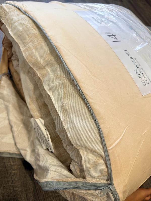 Customer carousel item 6.