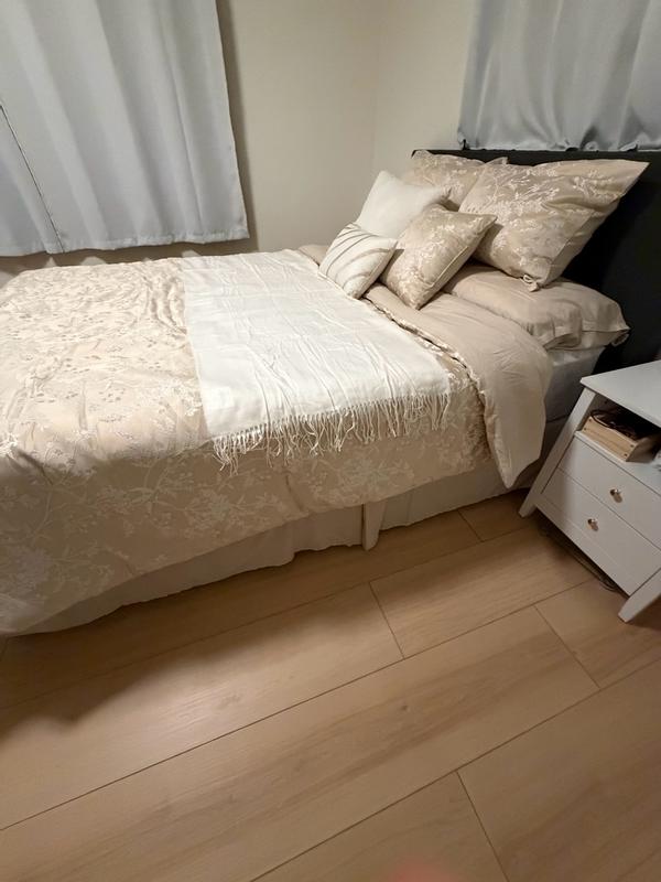 Customer carousel item 12.