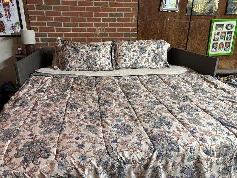 Customer carousel item 3.