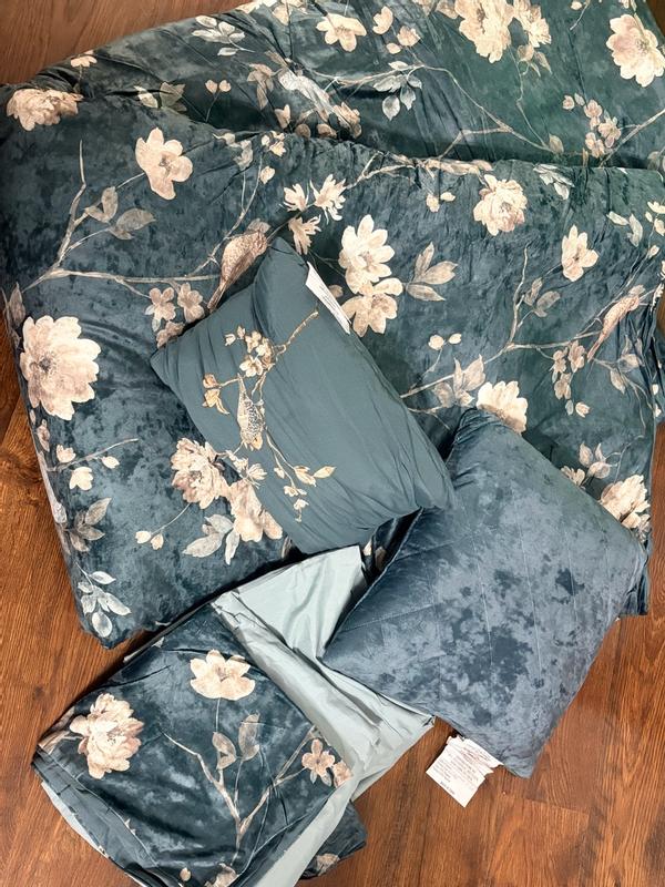 Customer carousel item 5.
