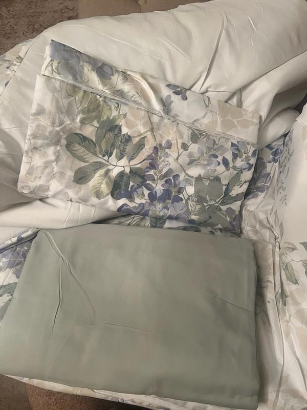 Customer carousel item 13.