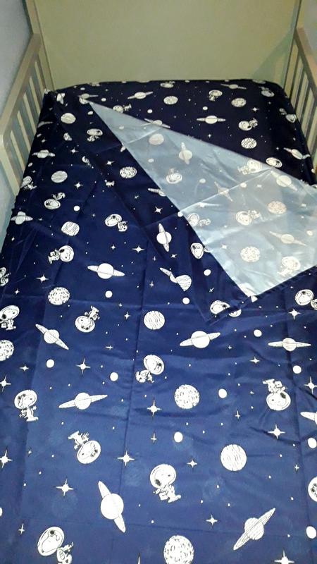 Comes with a flat sheet!!