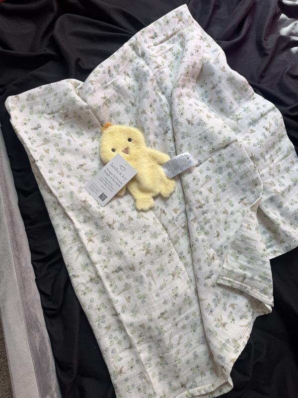 Customer photo for "A Soft and Adorable Baby Gift Set"