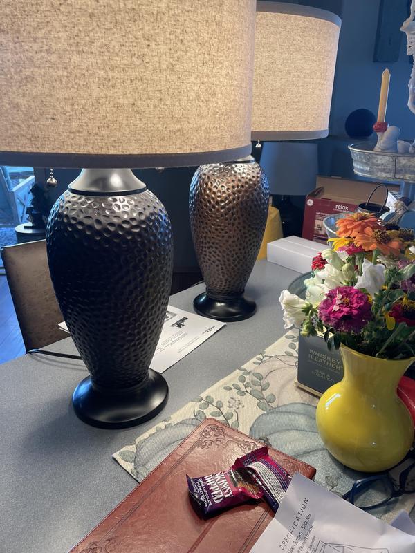 Arrived today. A bit confused as to the color in a set!