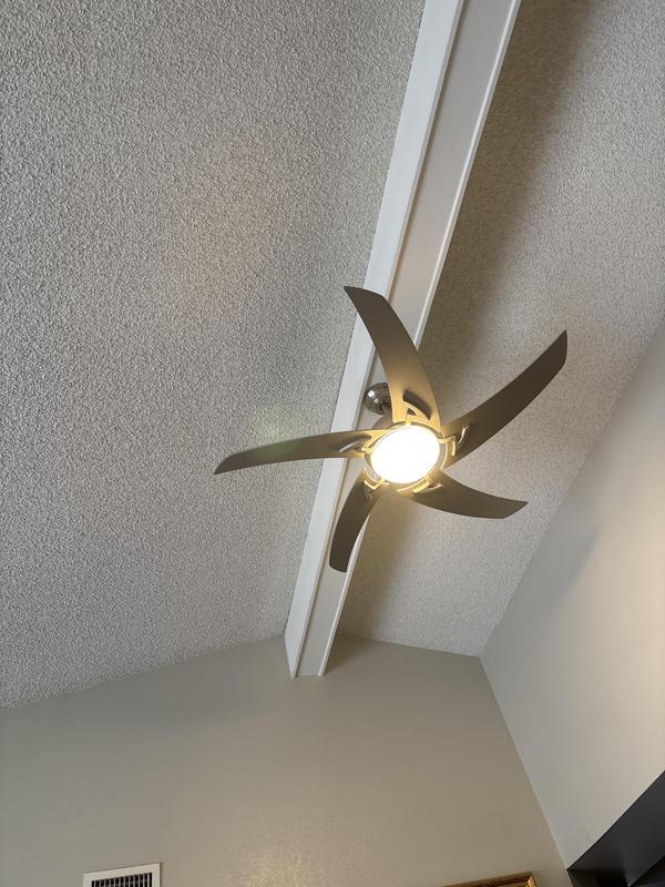 The fan is perfect, the lighting is not good, I tried to change the bulbs.