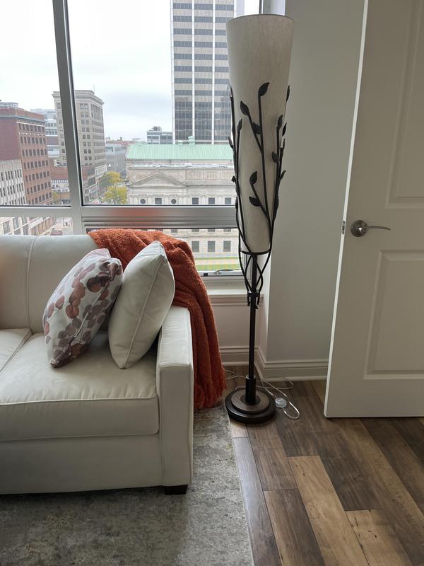 Beautiful floor lamp!  Highly recommend.