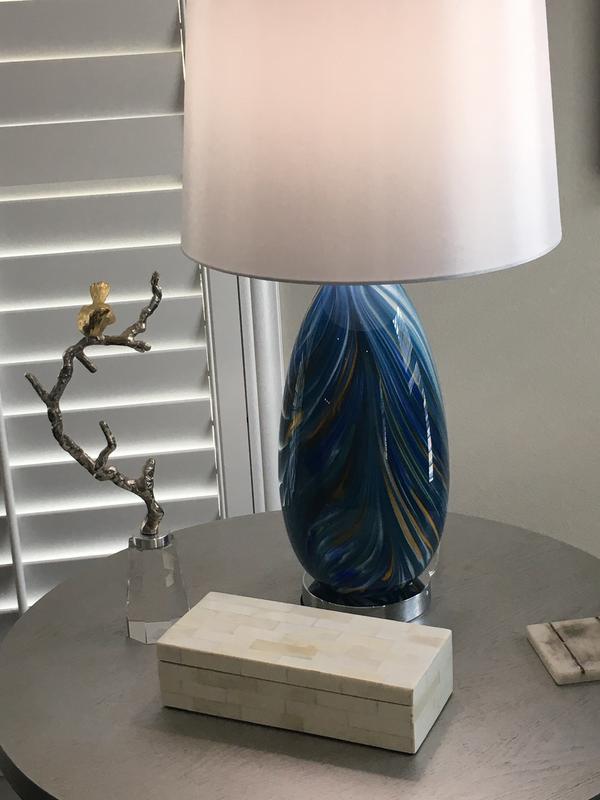 Gorgeous lamp. Excellent addition to our living room.