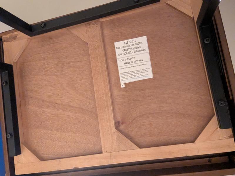 Bottom, closed: so you can see screw placement doesn't allow for different options