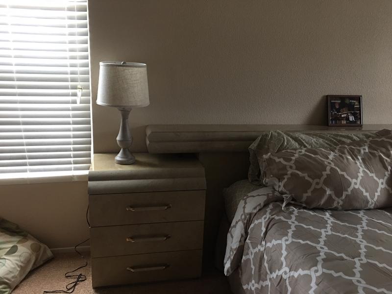 A second single lamp picture.