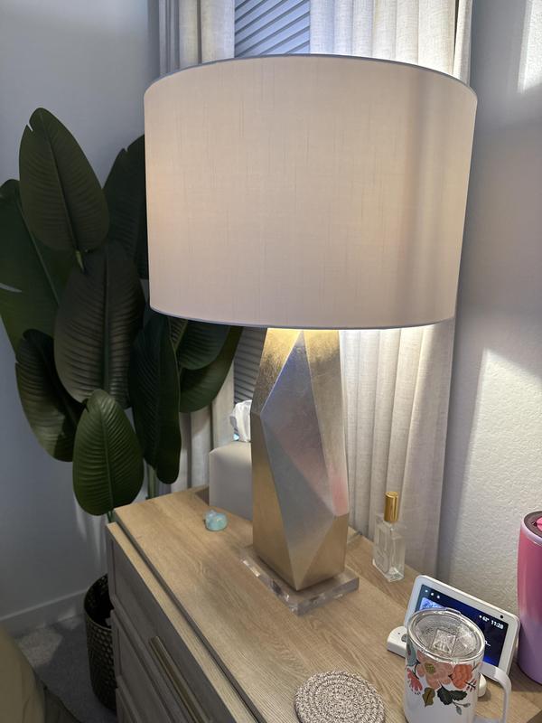 Beautiful addition to my bedroom.