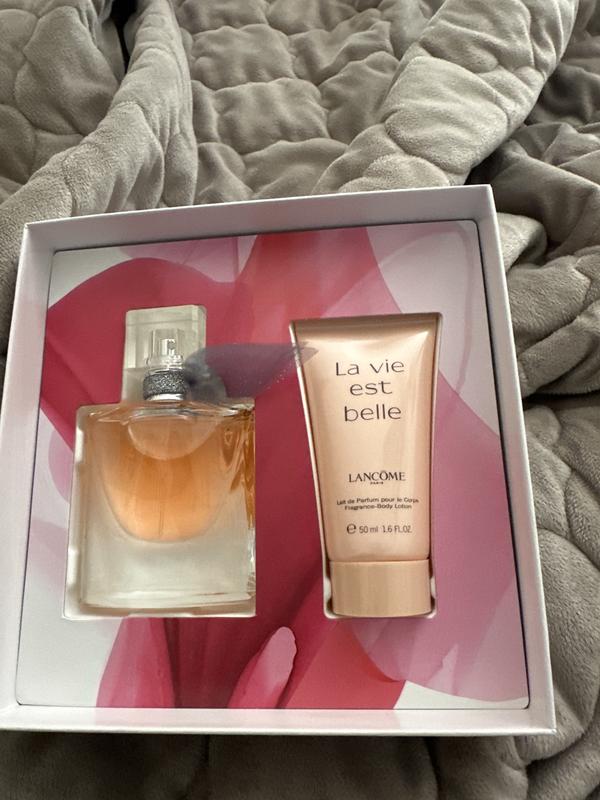 Christmas gift(retail price $420)Vince store Camuto body cream X 10